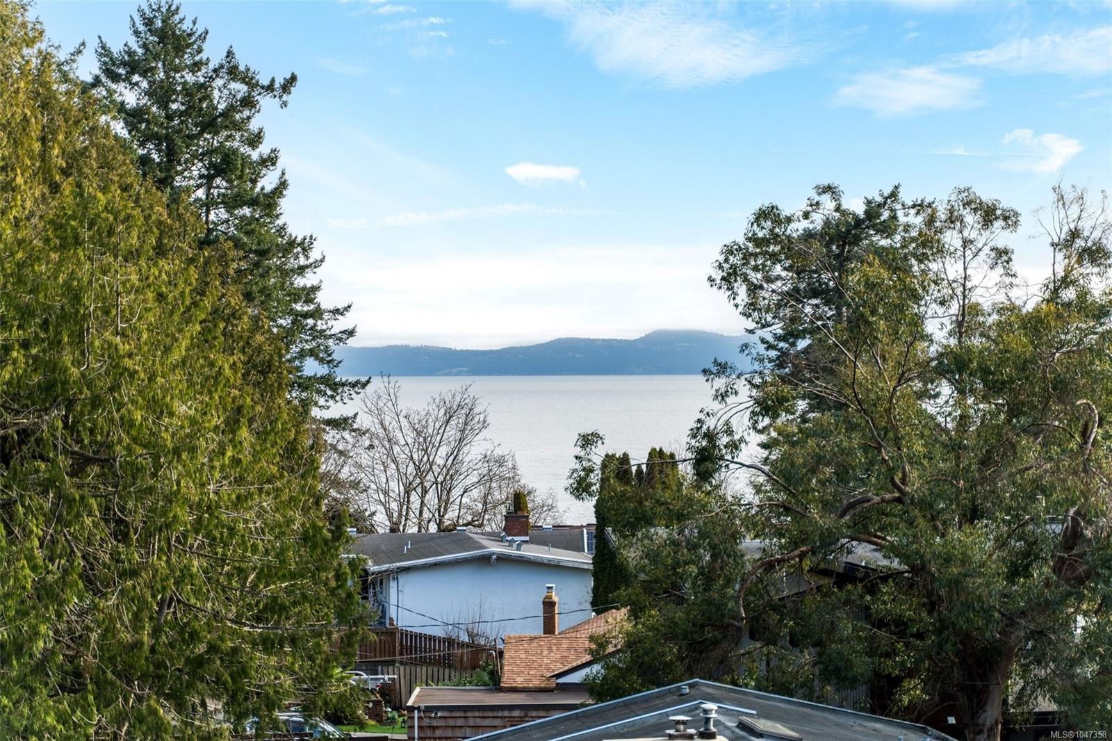 5229 Cordova Bay Rd #301