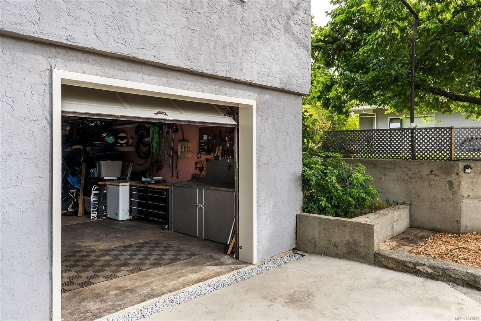 5248 Parker Ave