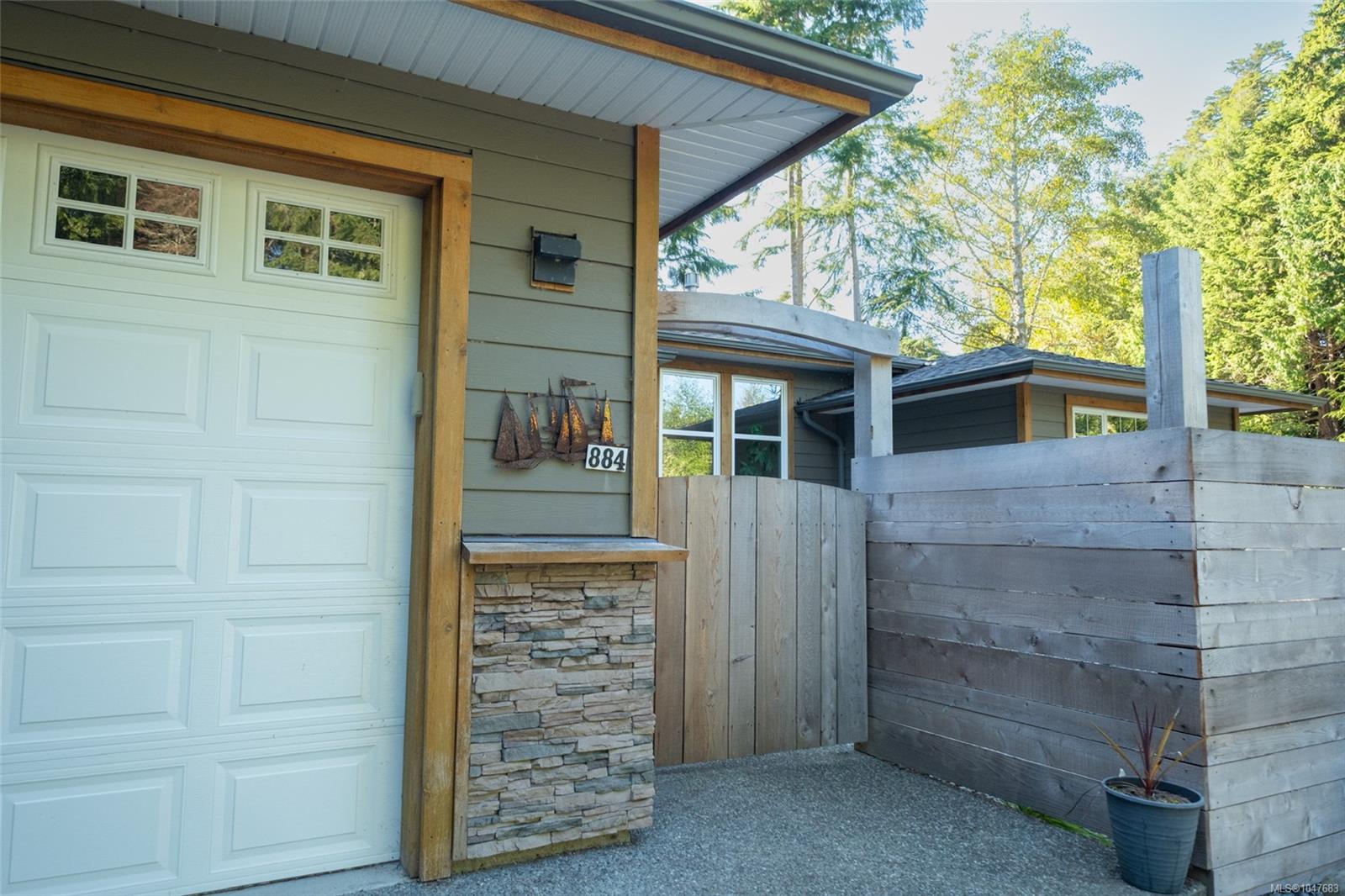 884 Elina Rd