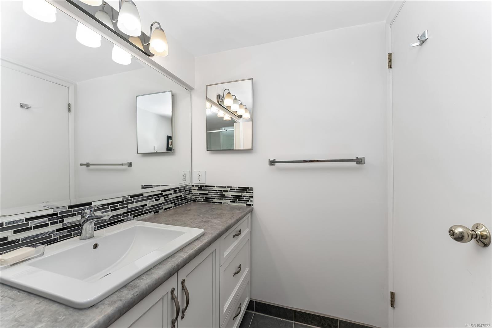 2125 Oak Bay Ave Unit: #407