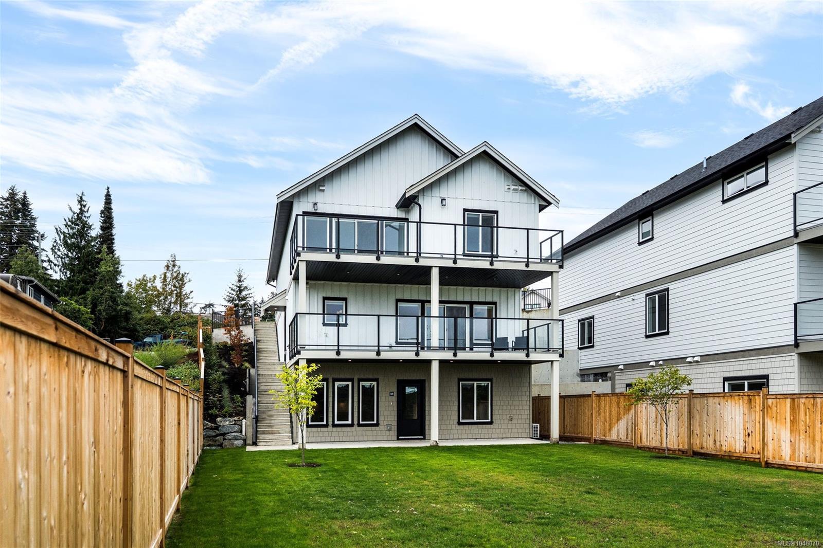7043 Central Saanich Rd Unit: #201