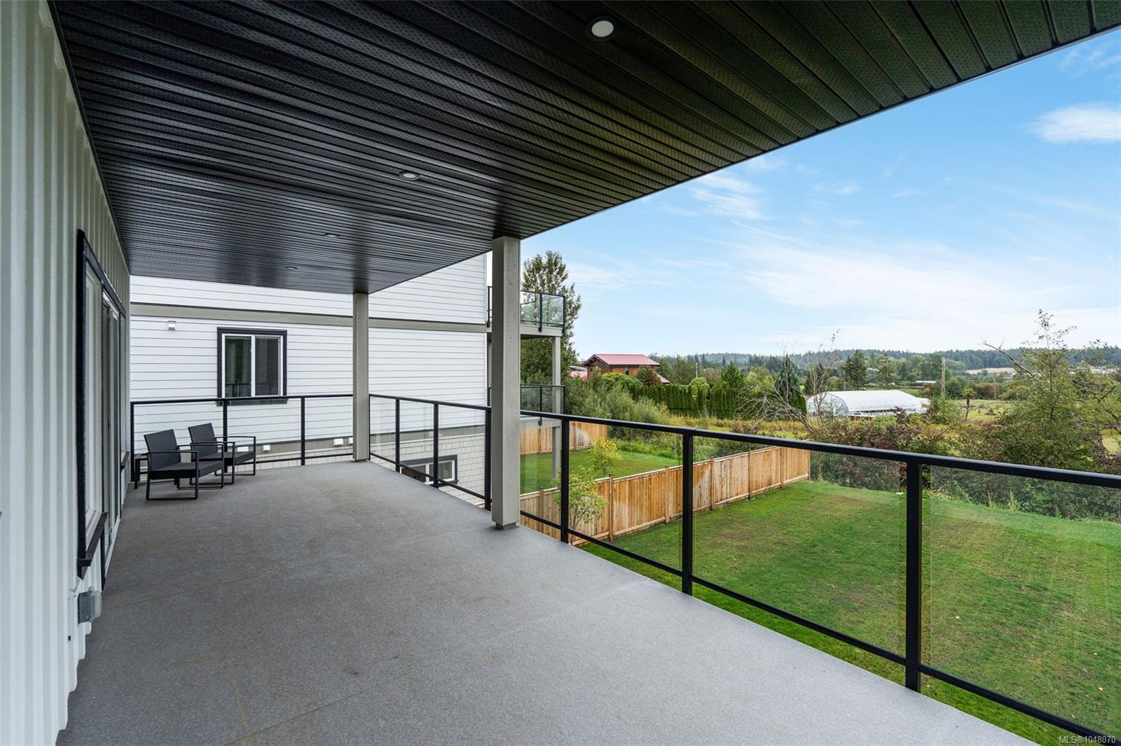 7043 Central Saanich Rd Unit: #201