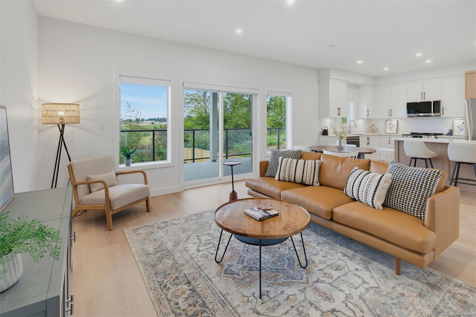7043 Central Saanich Rd Unit: #201