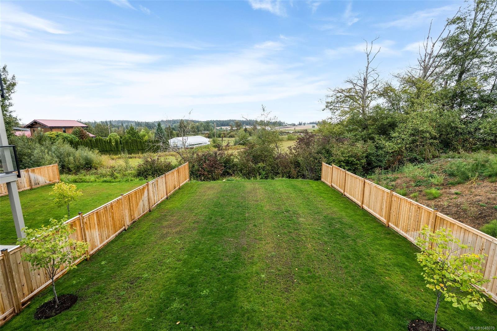 7043 Central Saanich Rd Unit: #201