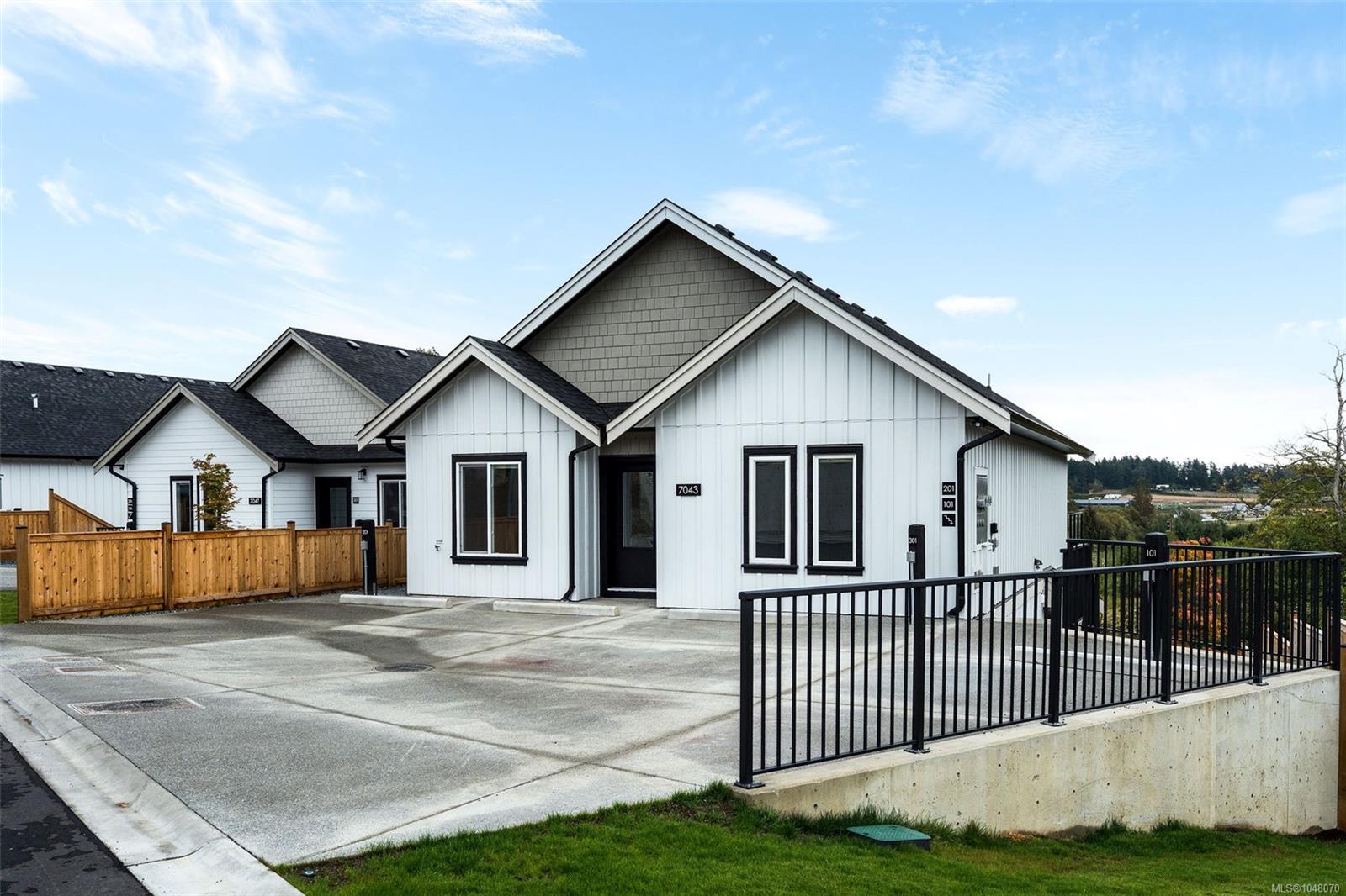 7043 Central Saanich Rd Unit: #201