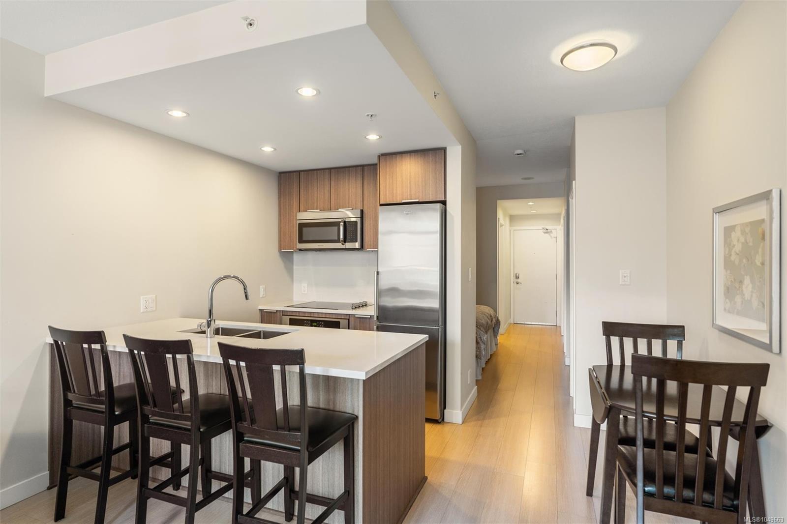 728 Yates St #204
