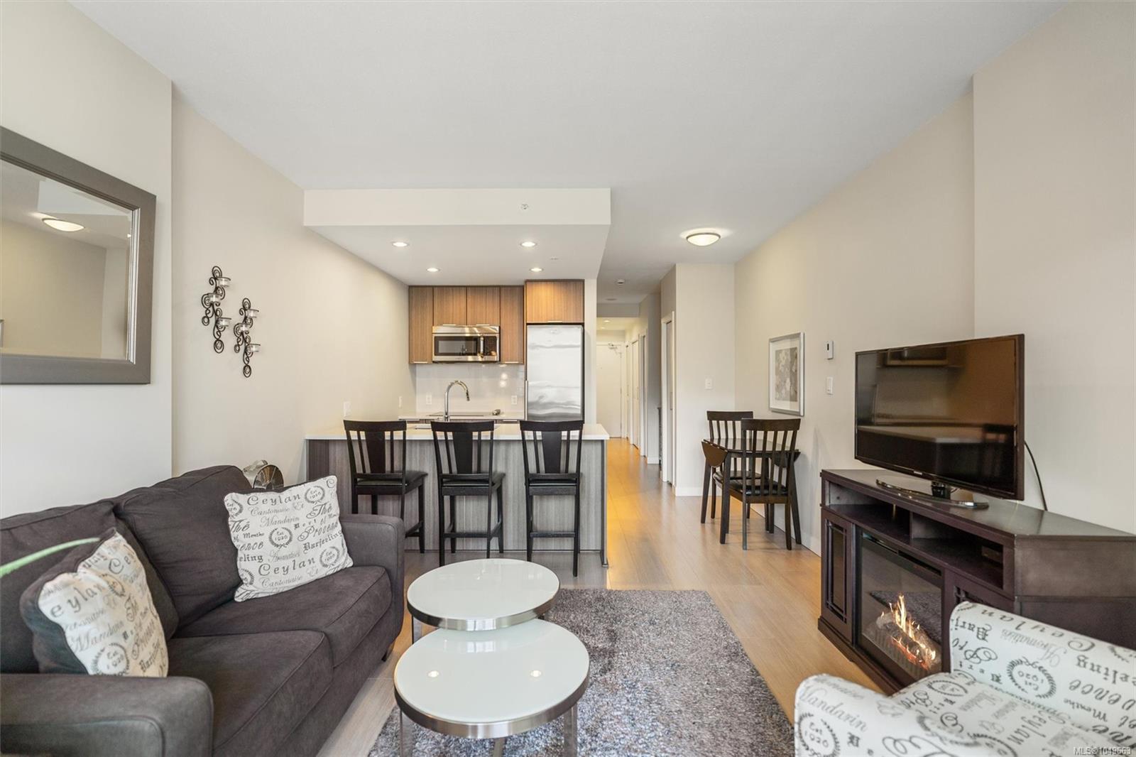 728 Yates St #204