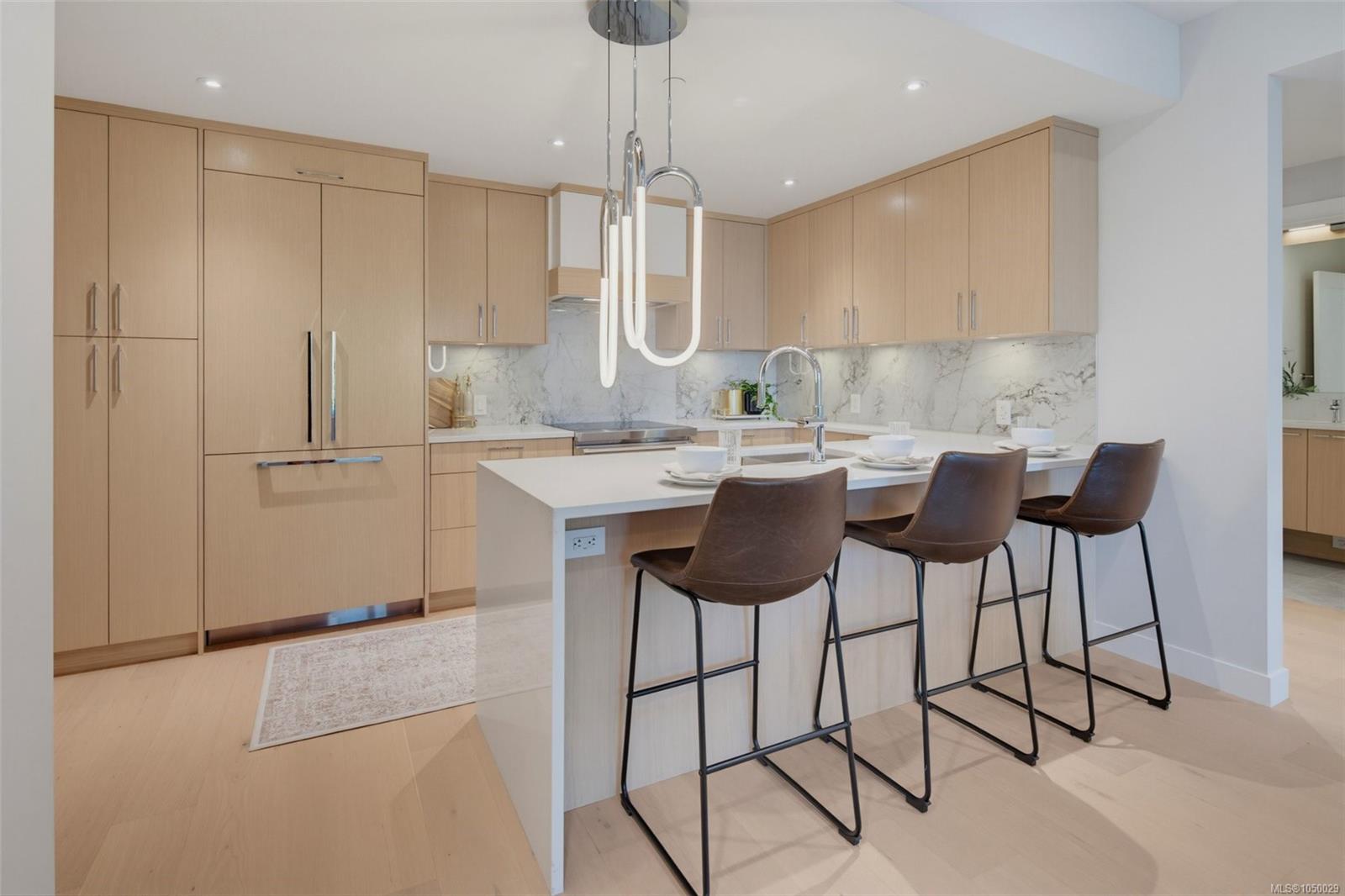 5229 Cordova Bay Rd #201