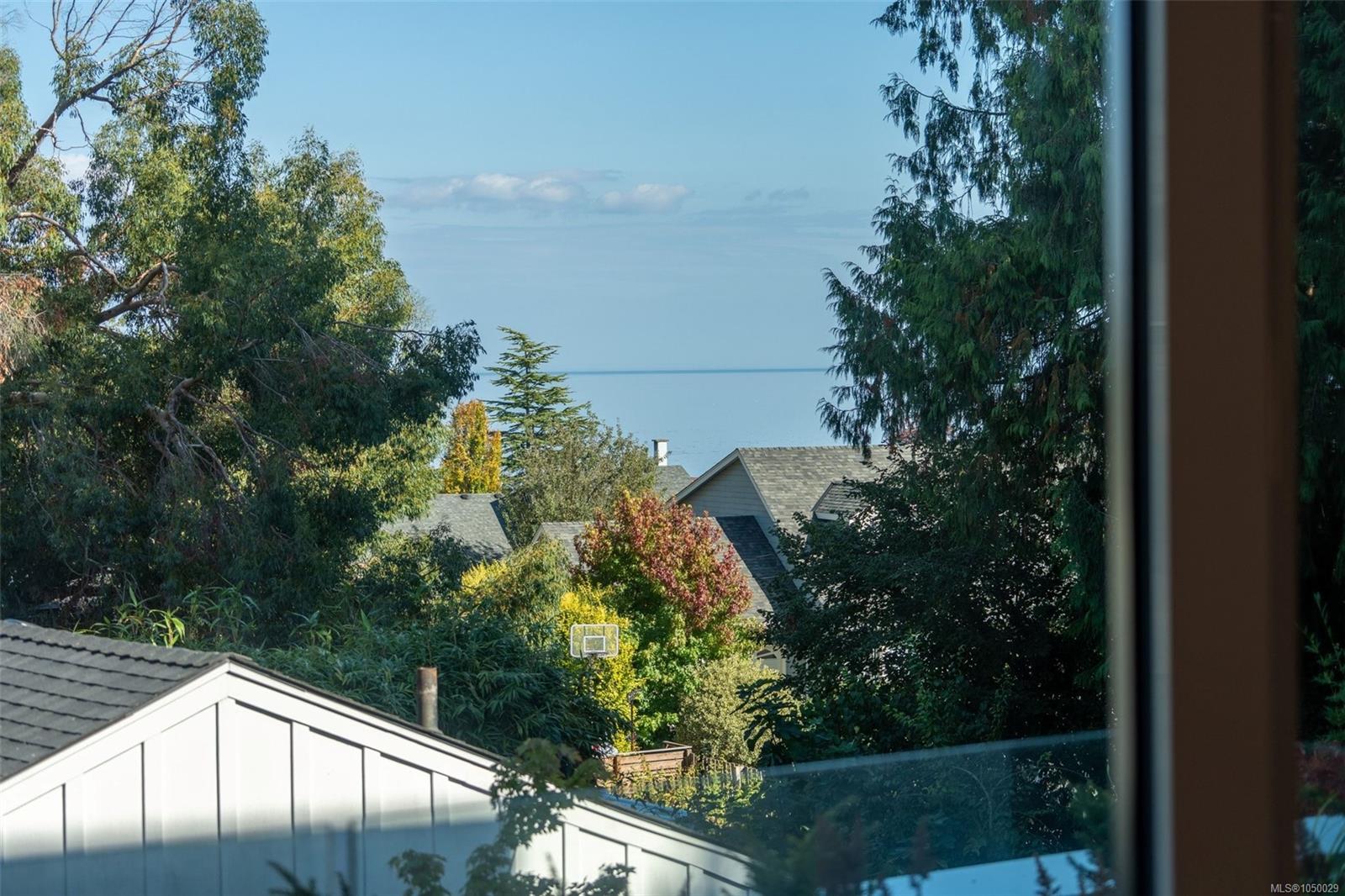 5229 Cordova Bay Rd #201