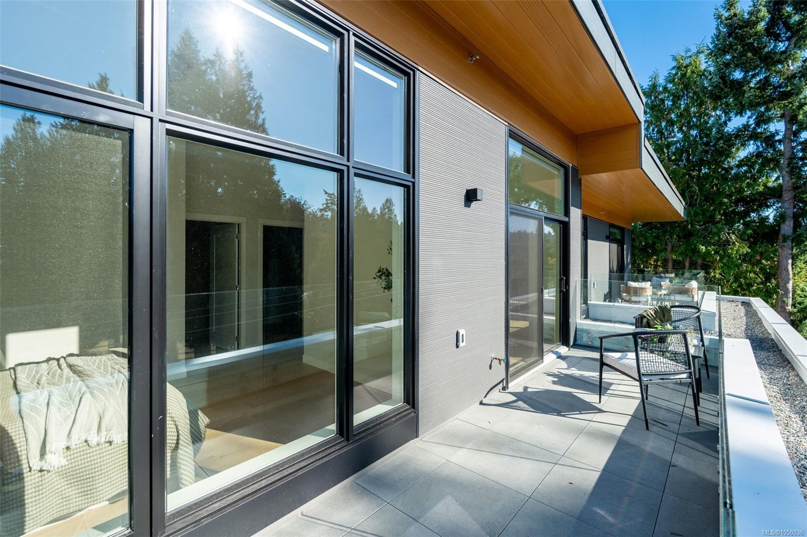 5229 Cordova Bay Rd #PH 402