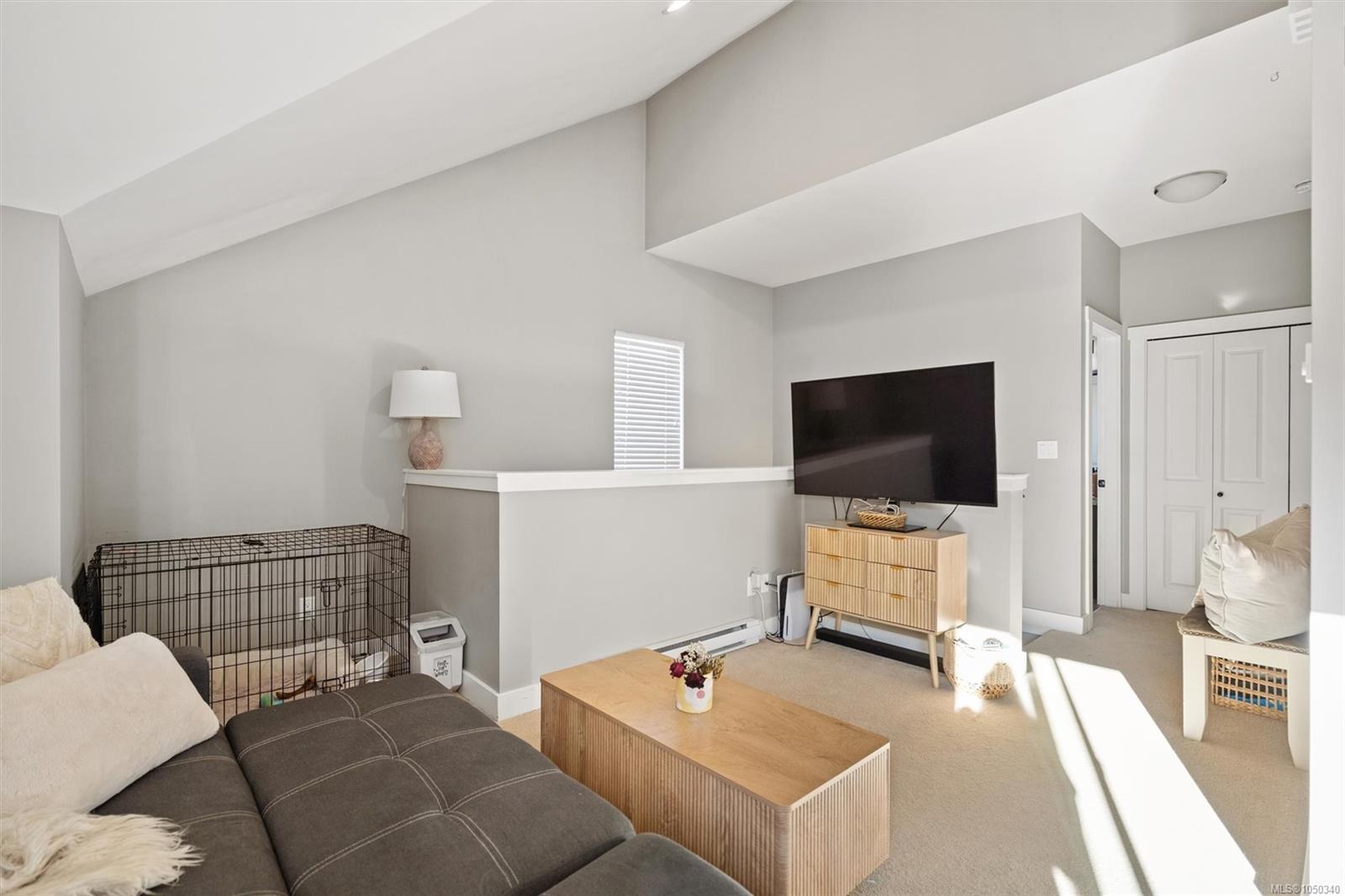 1221 Freshwater Cres