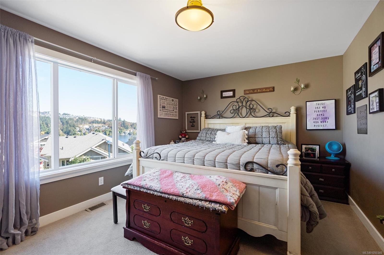 1221 Freshwater Cres