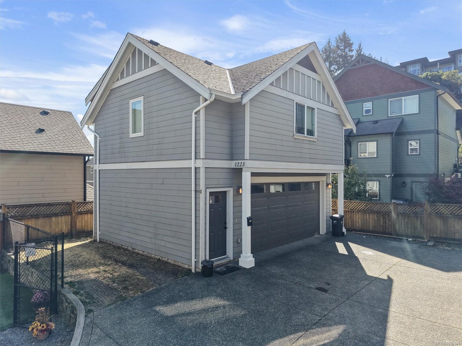 1221 Freshwater Cres