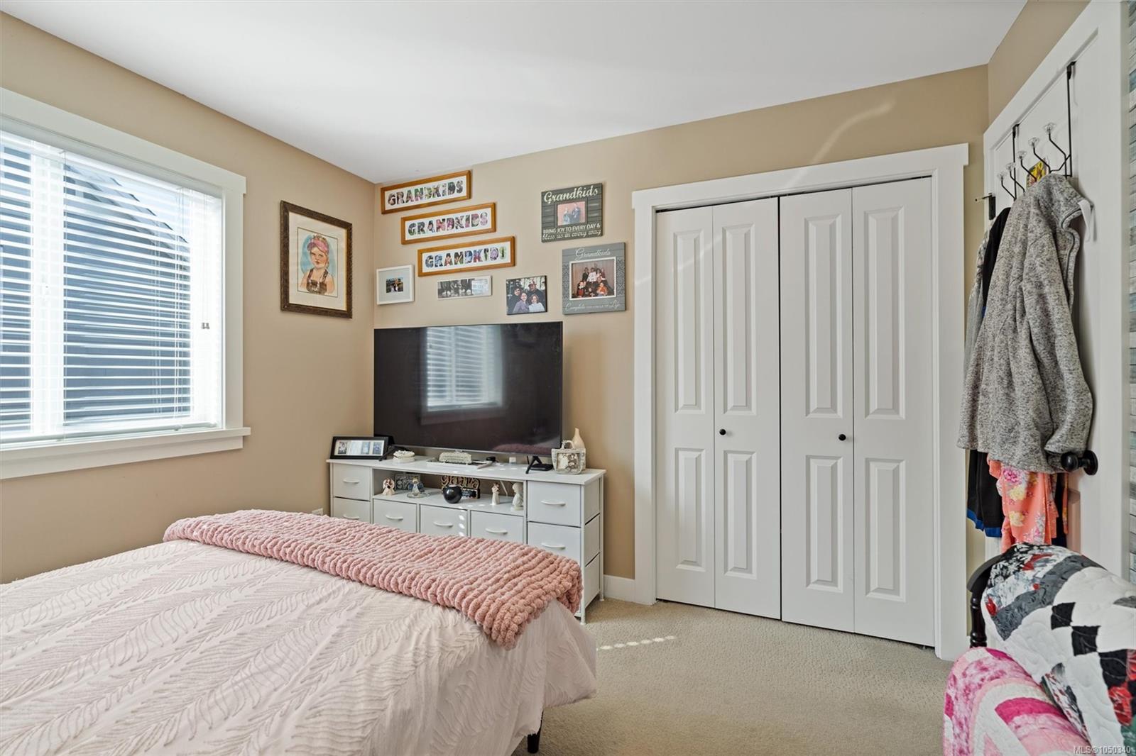 1221 Freshwater Cres