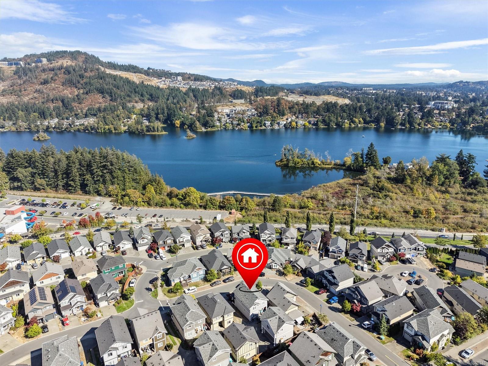 1221 Freshwater Cres