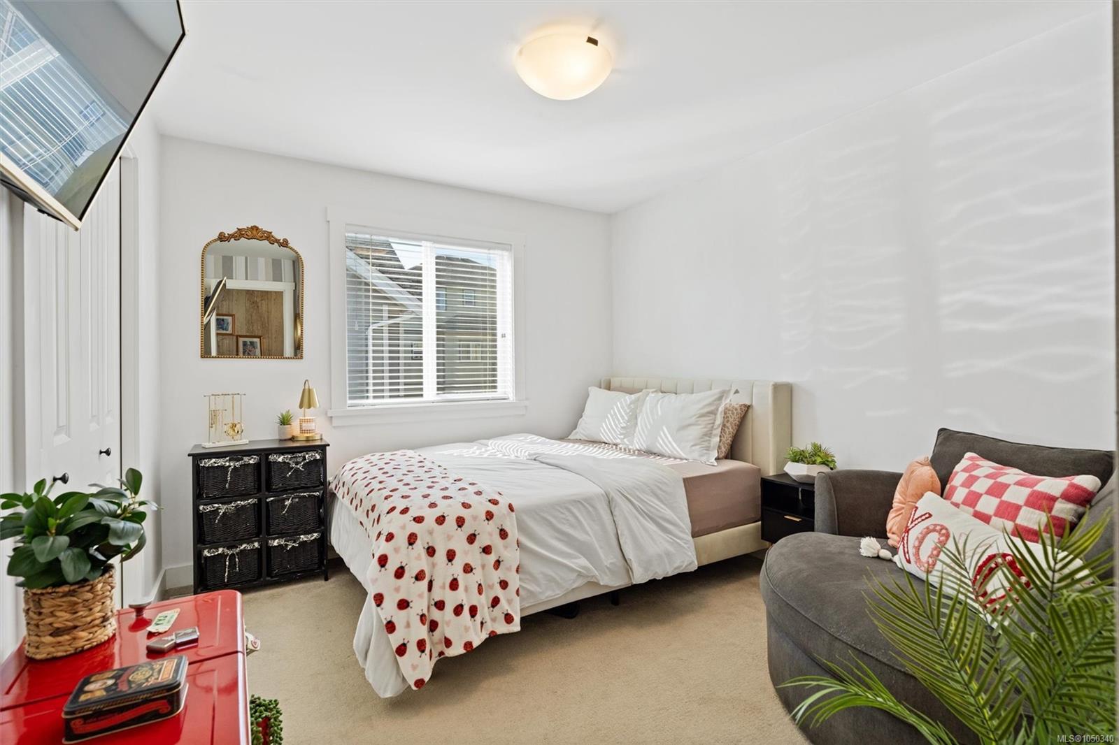 1221 Freshwater Cres