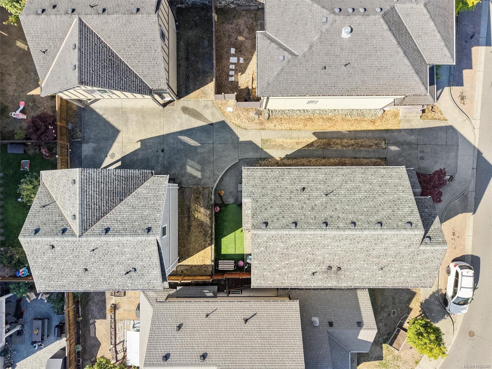1221 Freshwater Cres