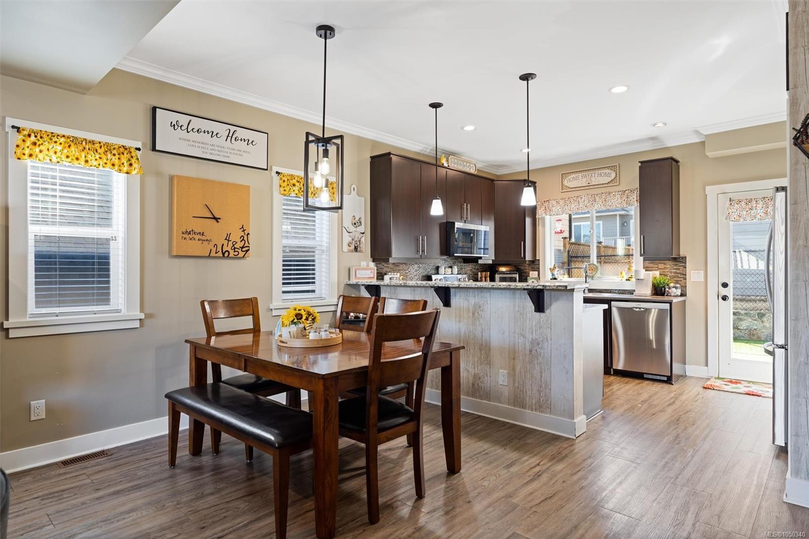 1221 Freshwater Cres