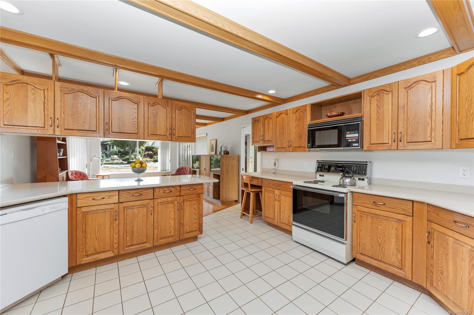 3673 Arbutus Dr
