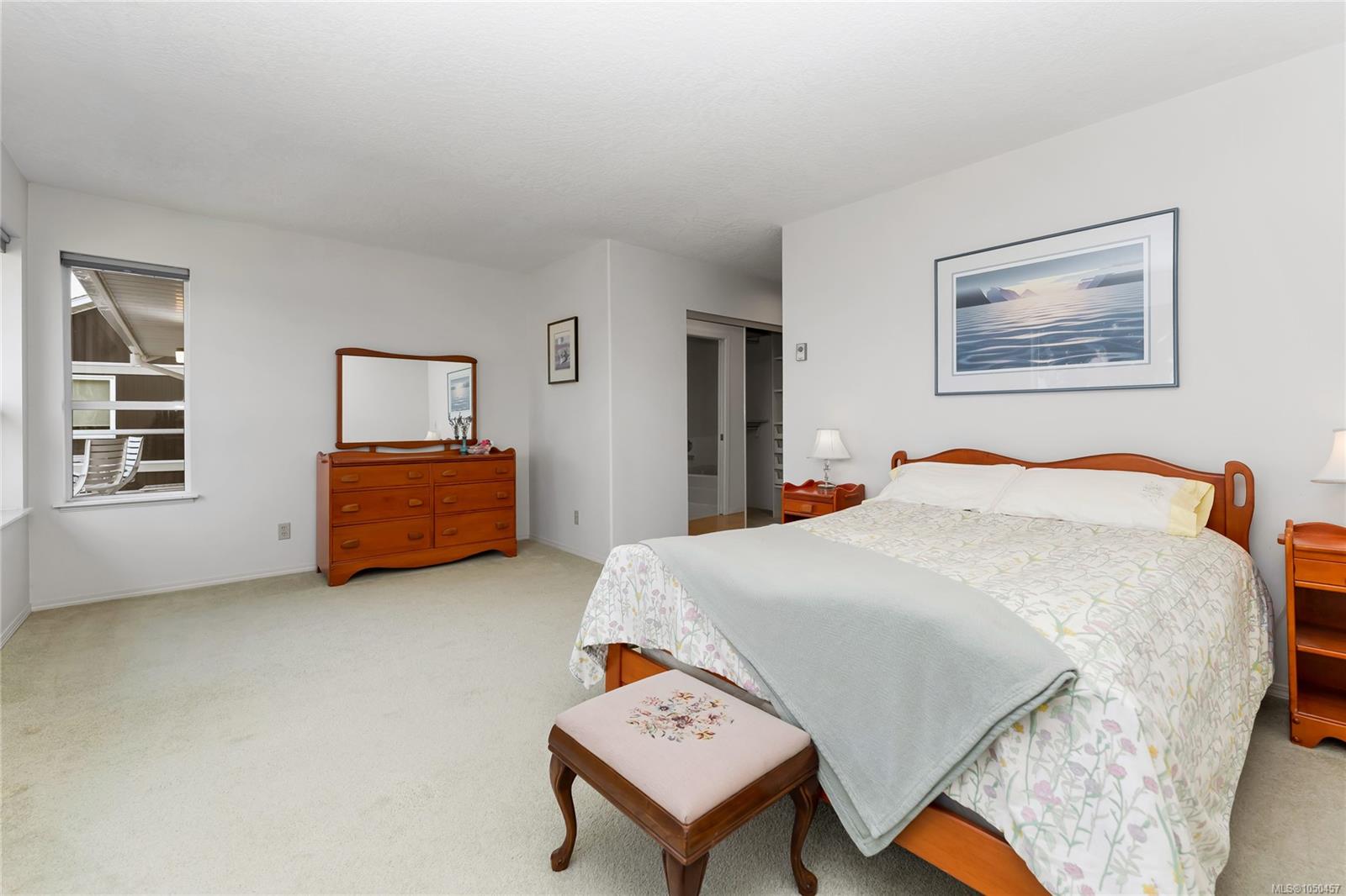 3673 Arbutus Dr