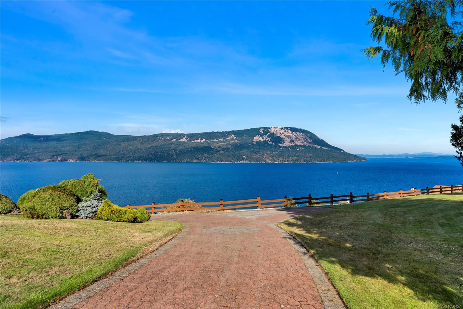 3673 Arbutus Dr
