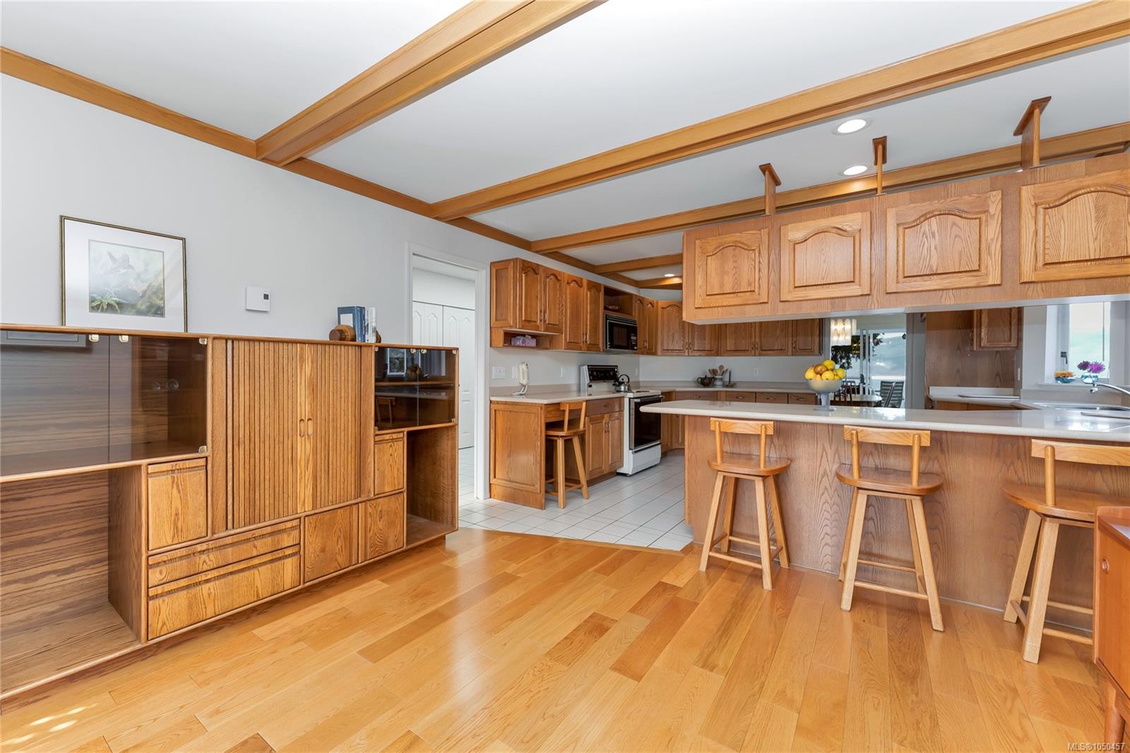 3673 Arbutus Dr