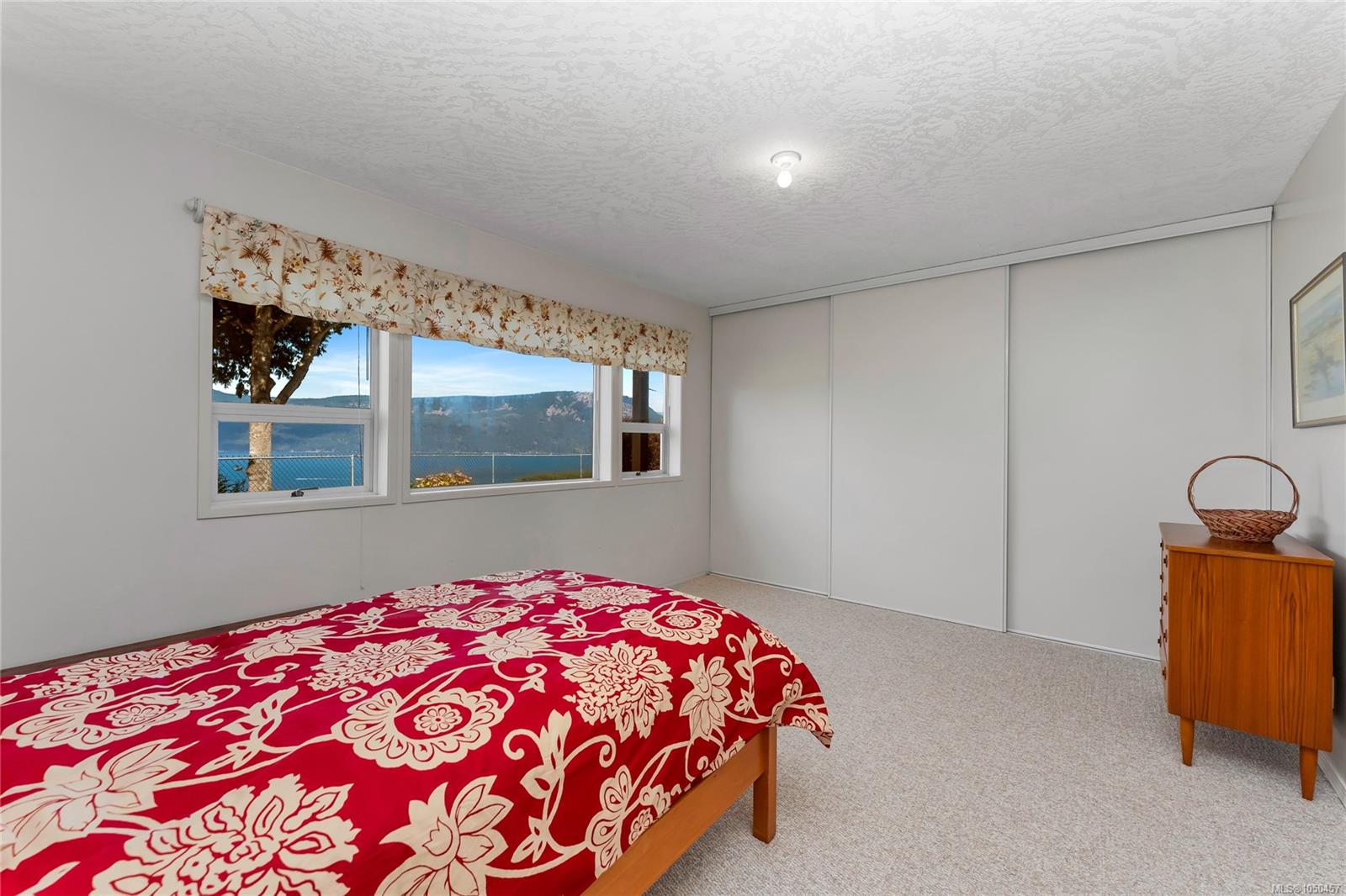 3673 Arbutus Dr