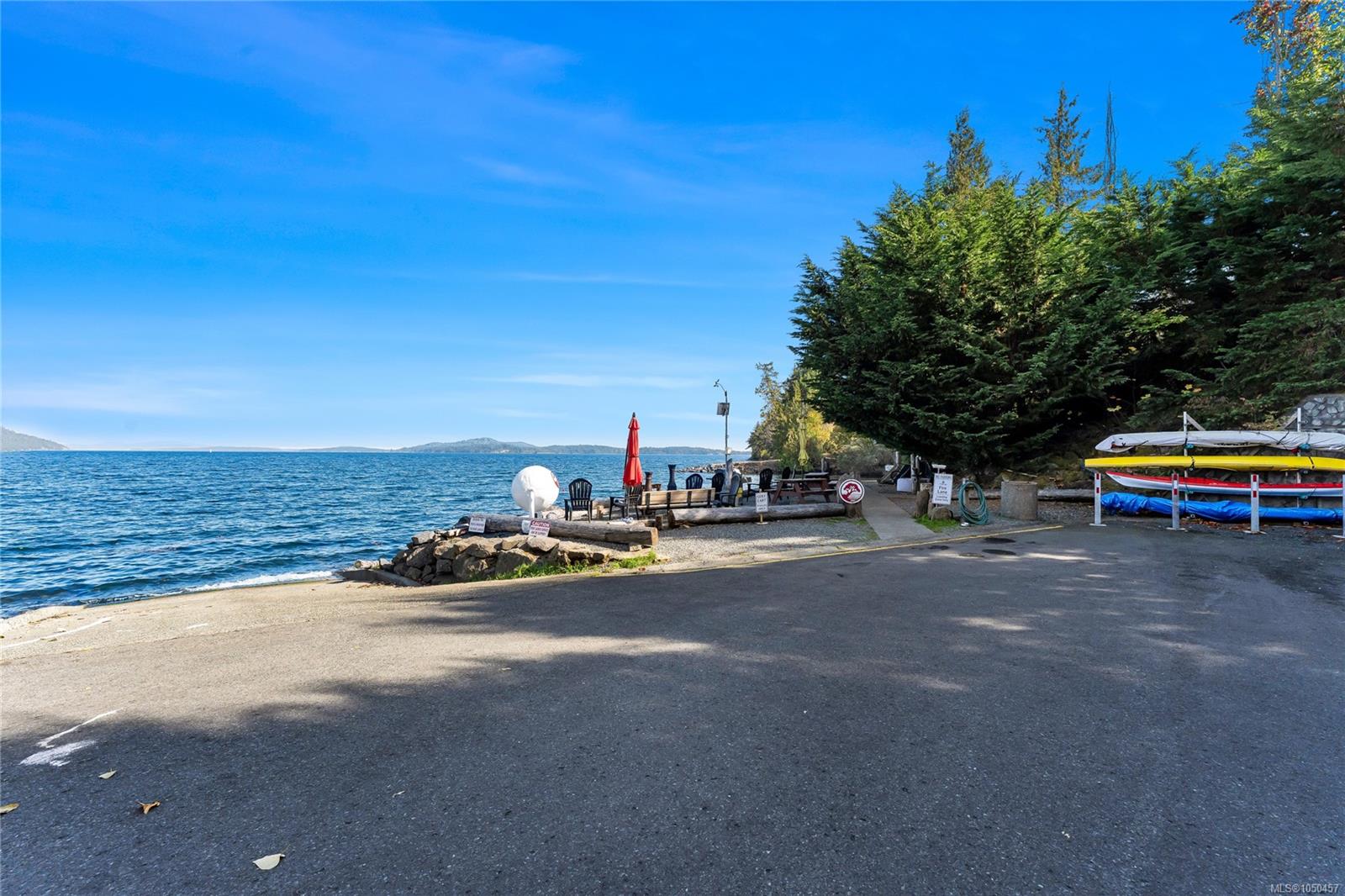 3673 Arbutus Dr