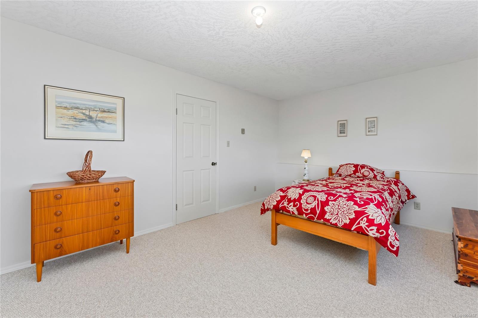 3673 Arbutus Dr