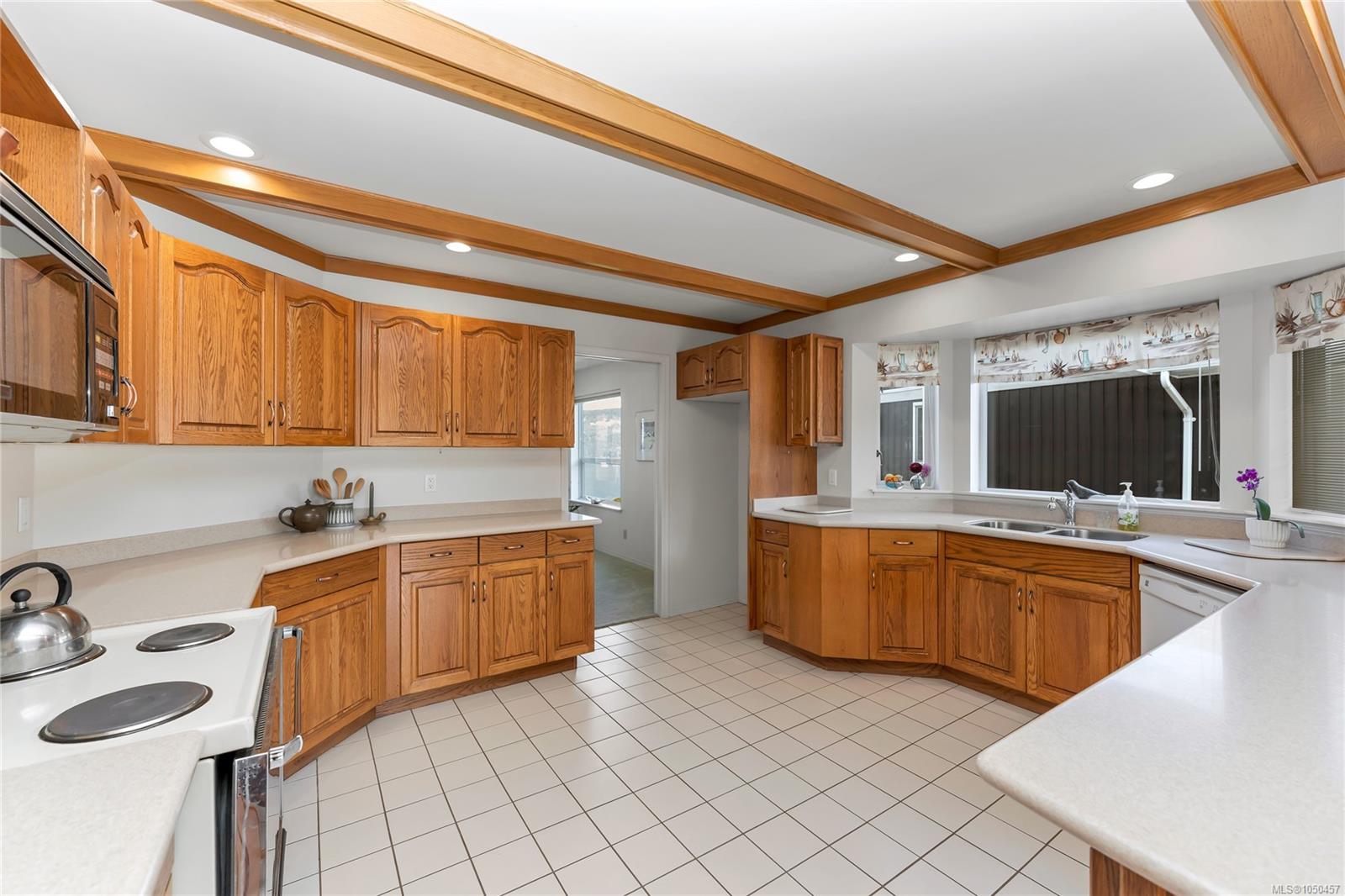 3673 Arbutus Dr