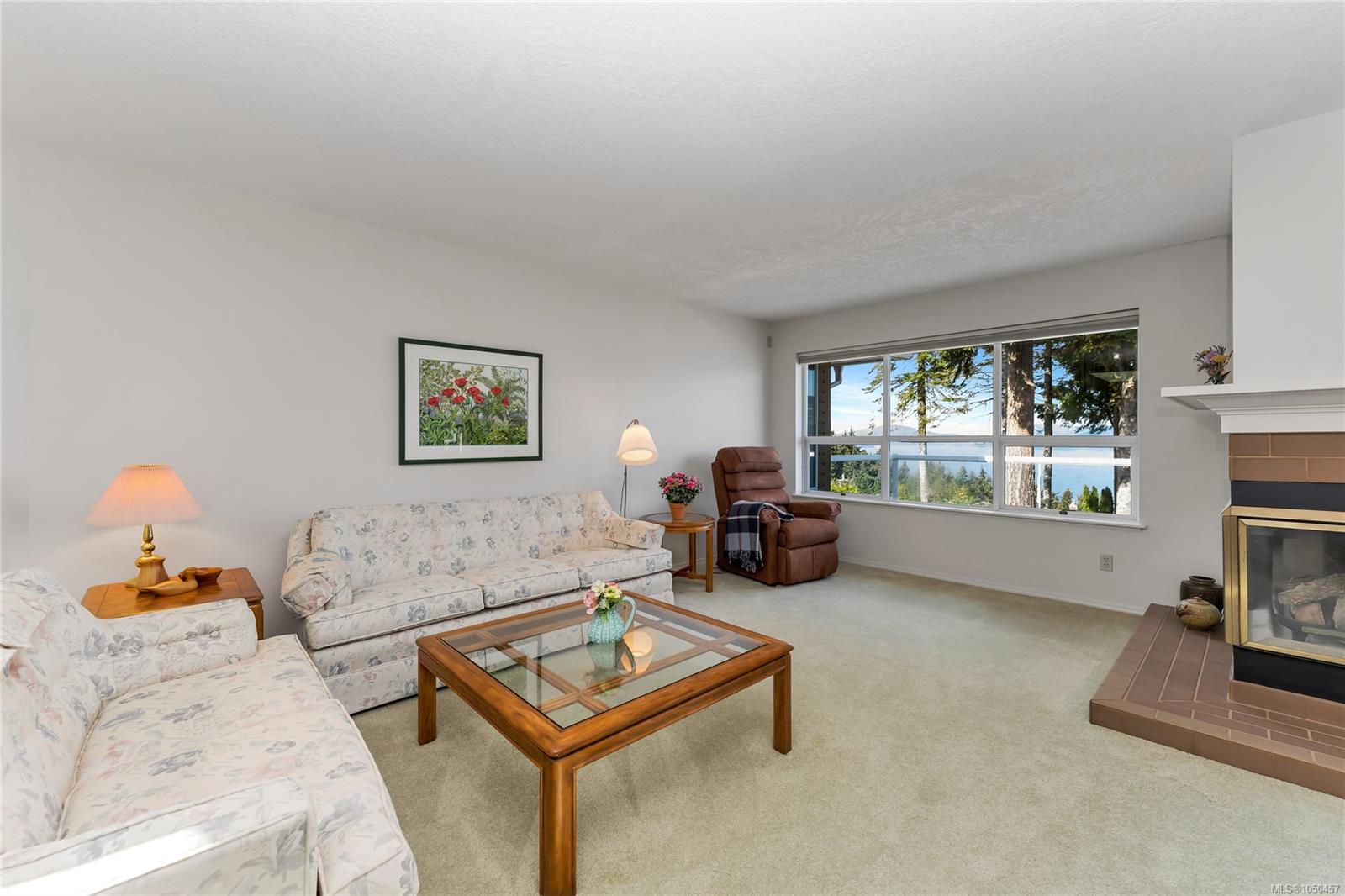 3673 Arbutus Dr
