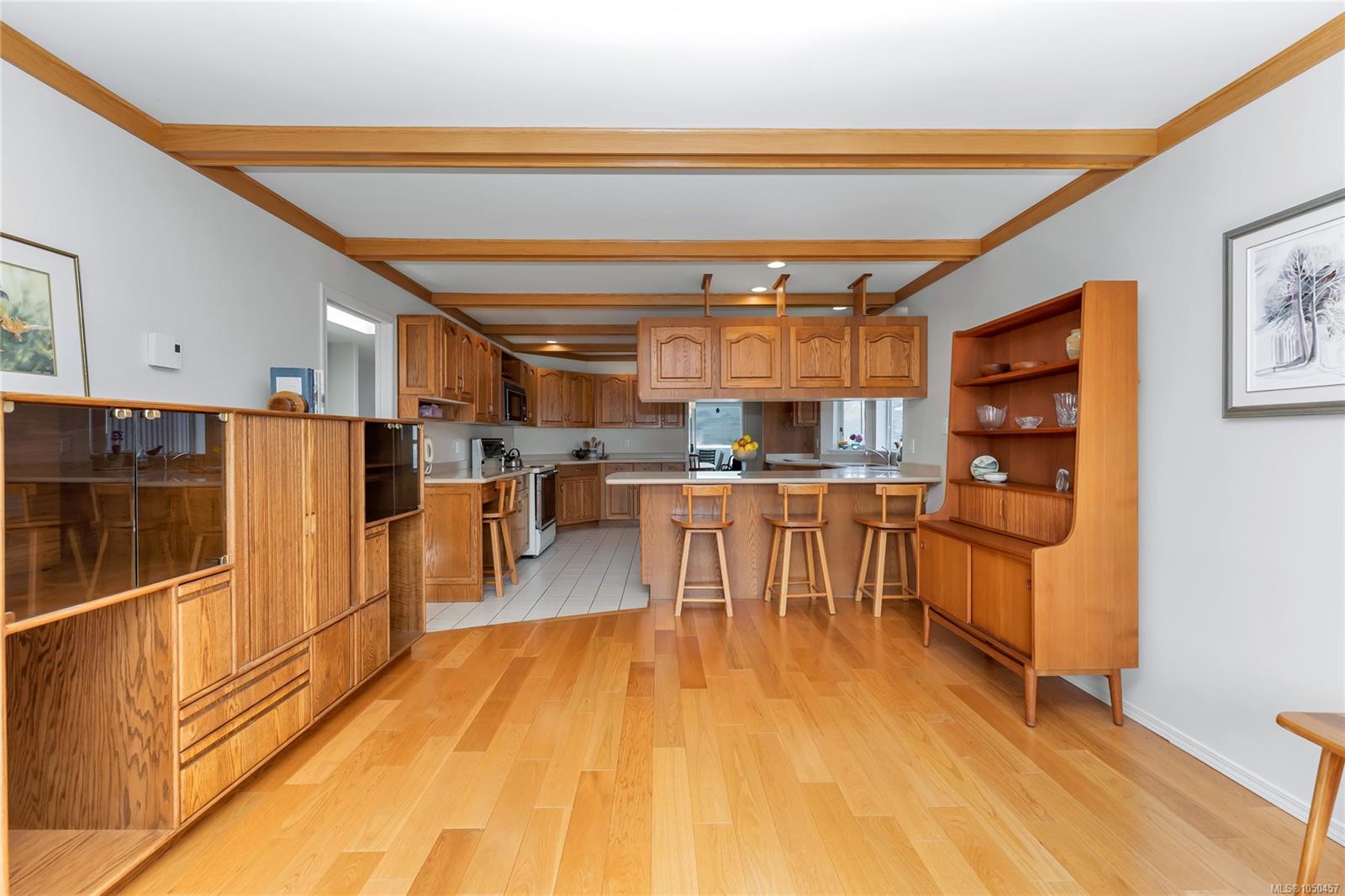 3673 Arbutus Dr