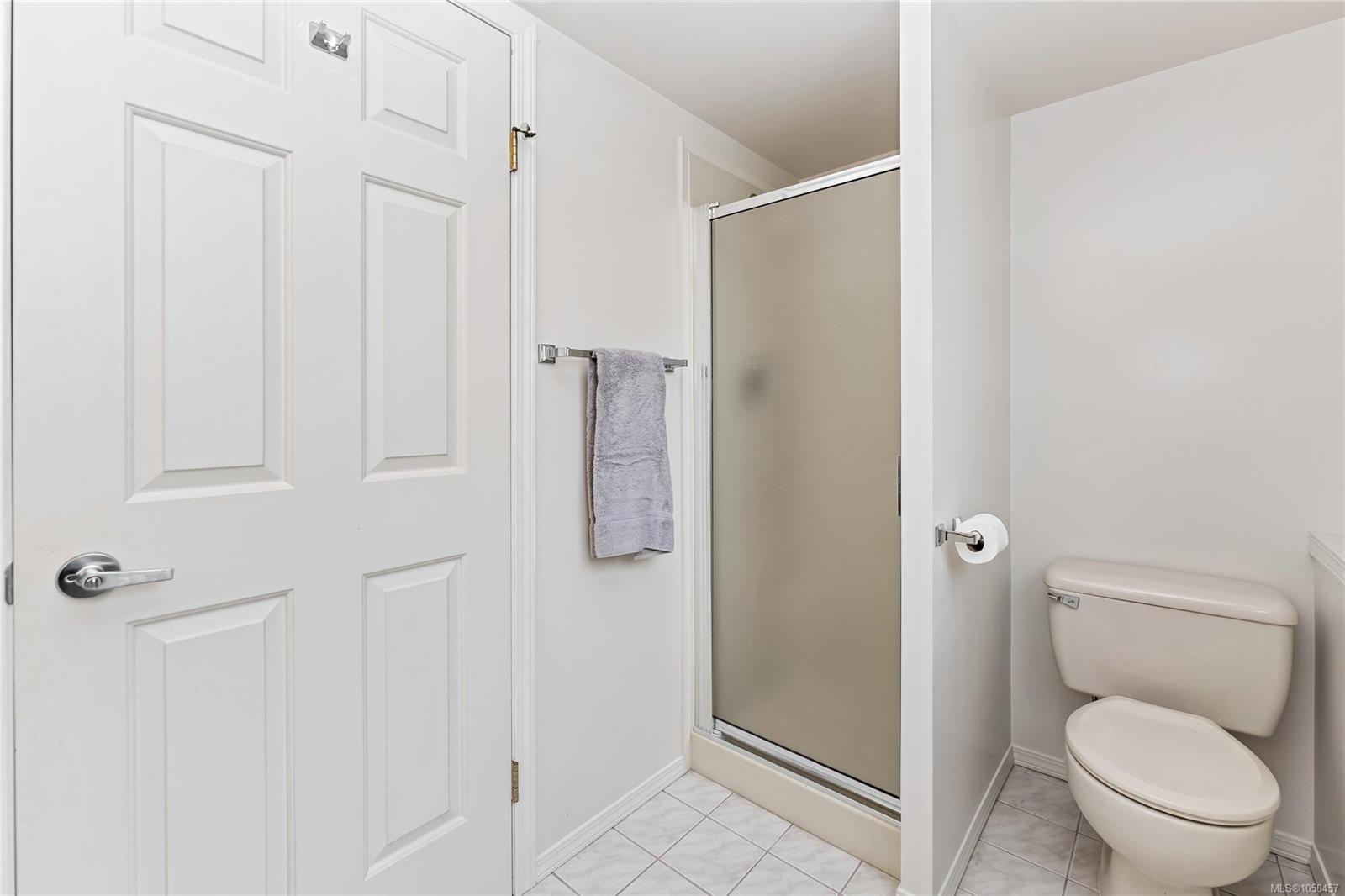 3673 Arbutus Dr