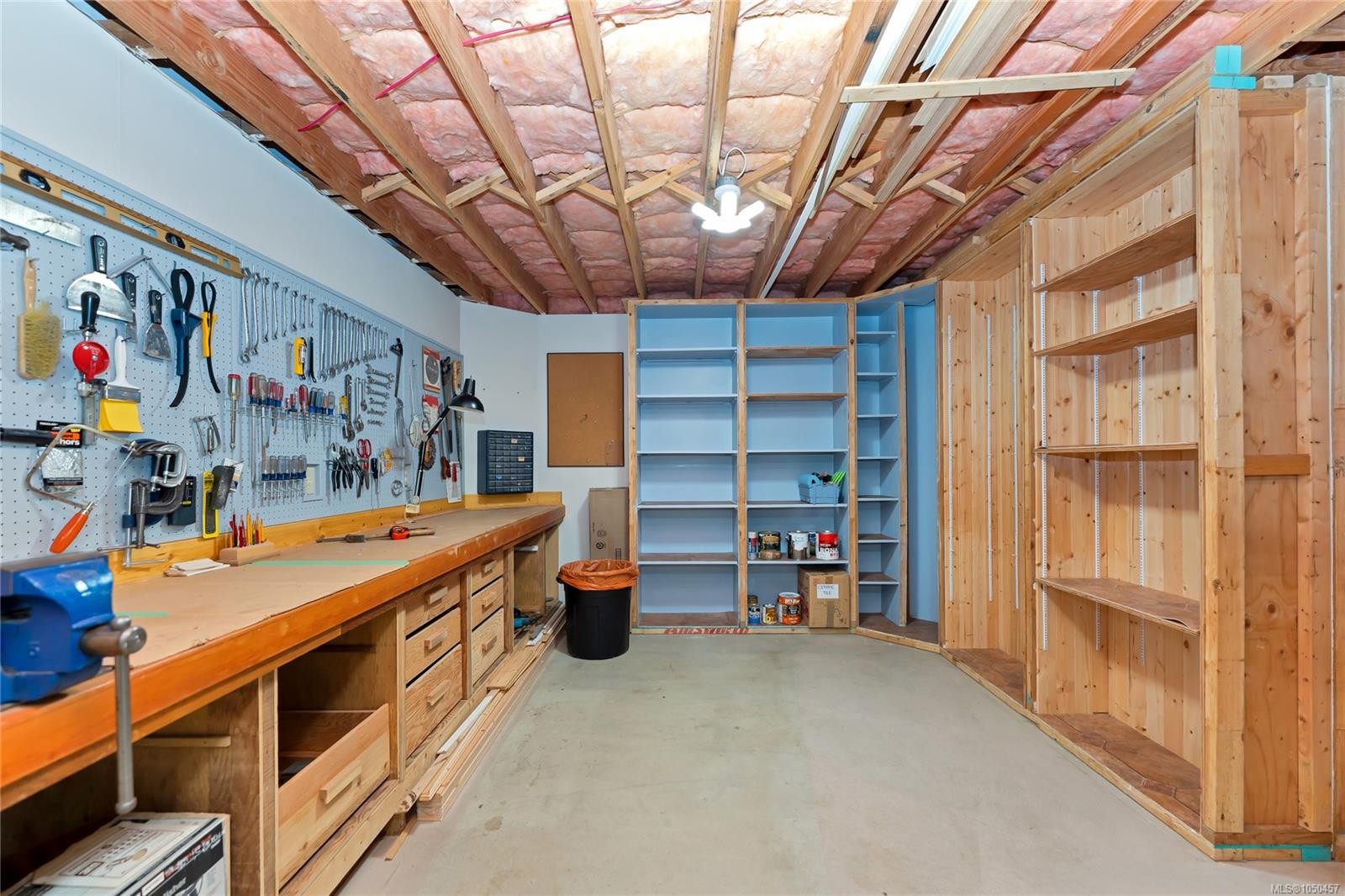 3673 Arbutus Dr