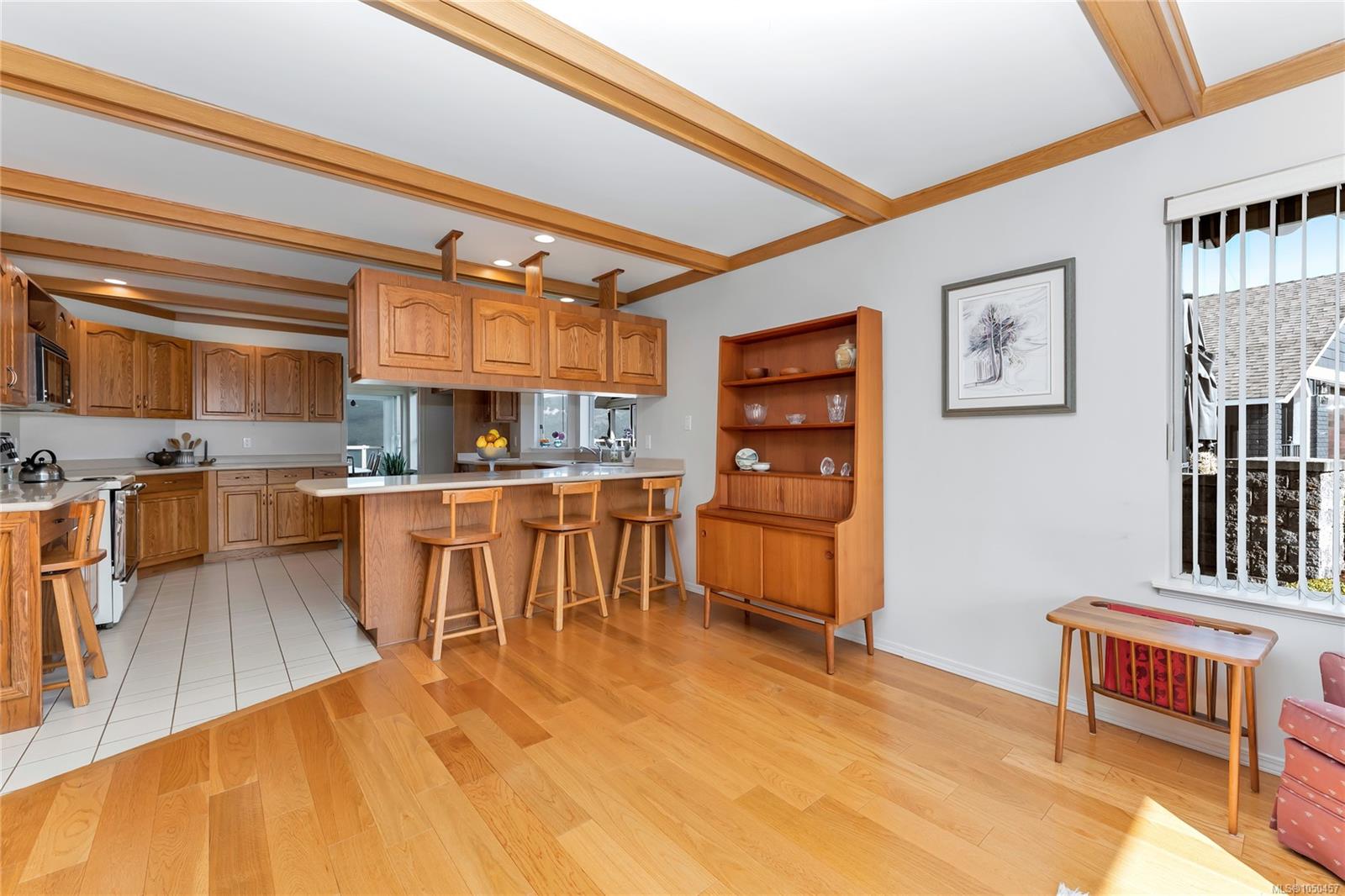 3673 Arbutus Dr