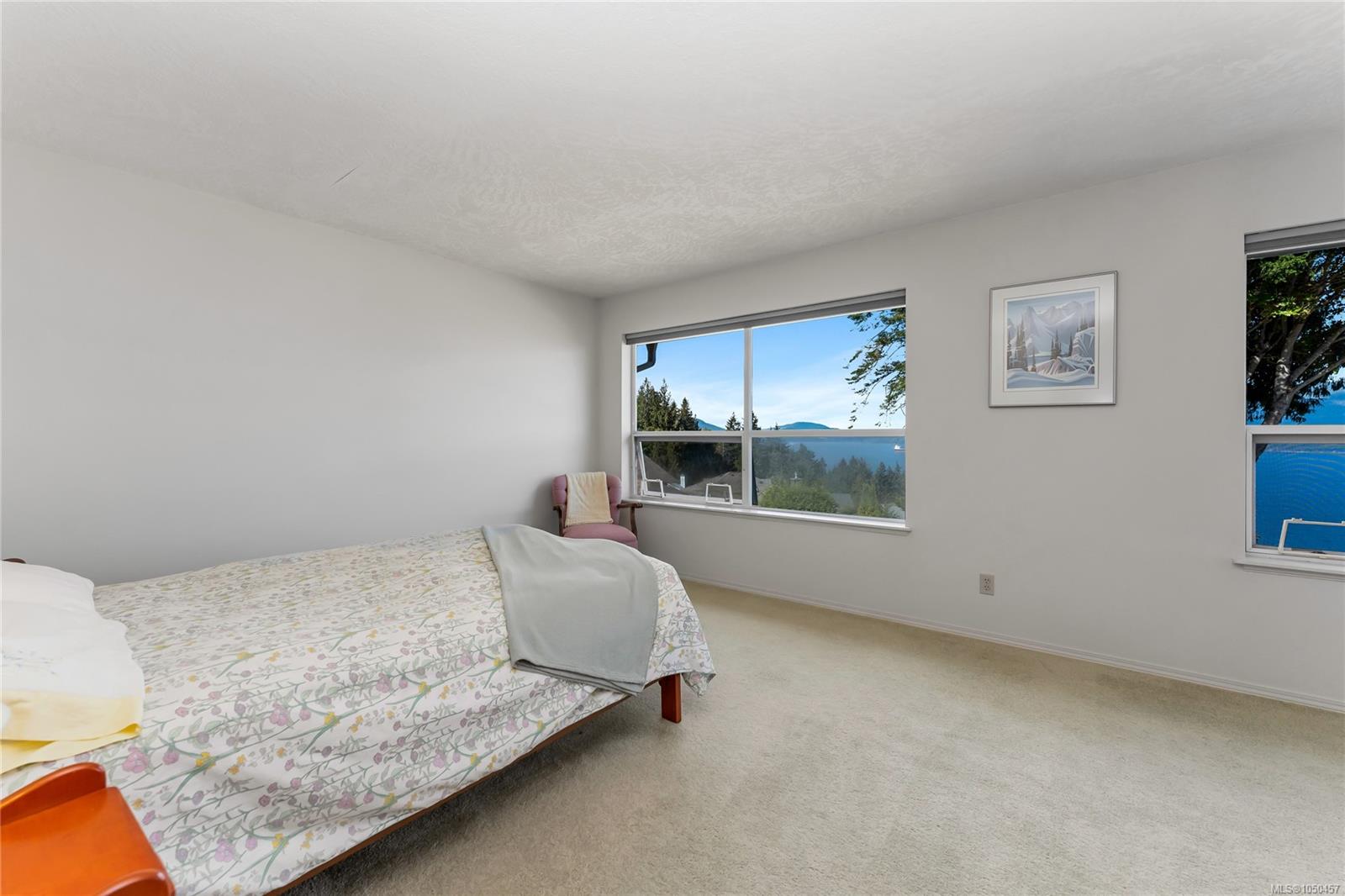 3673 Arbutus Dr