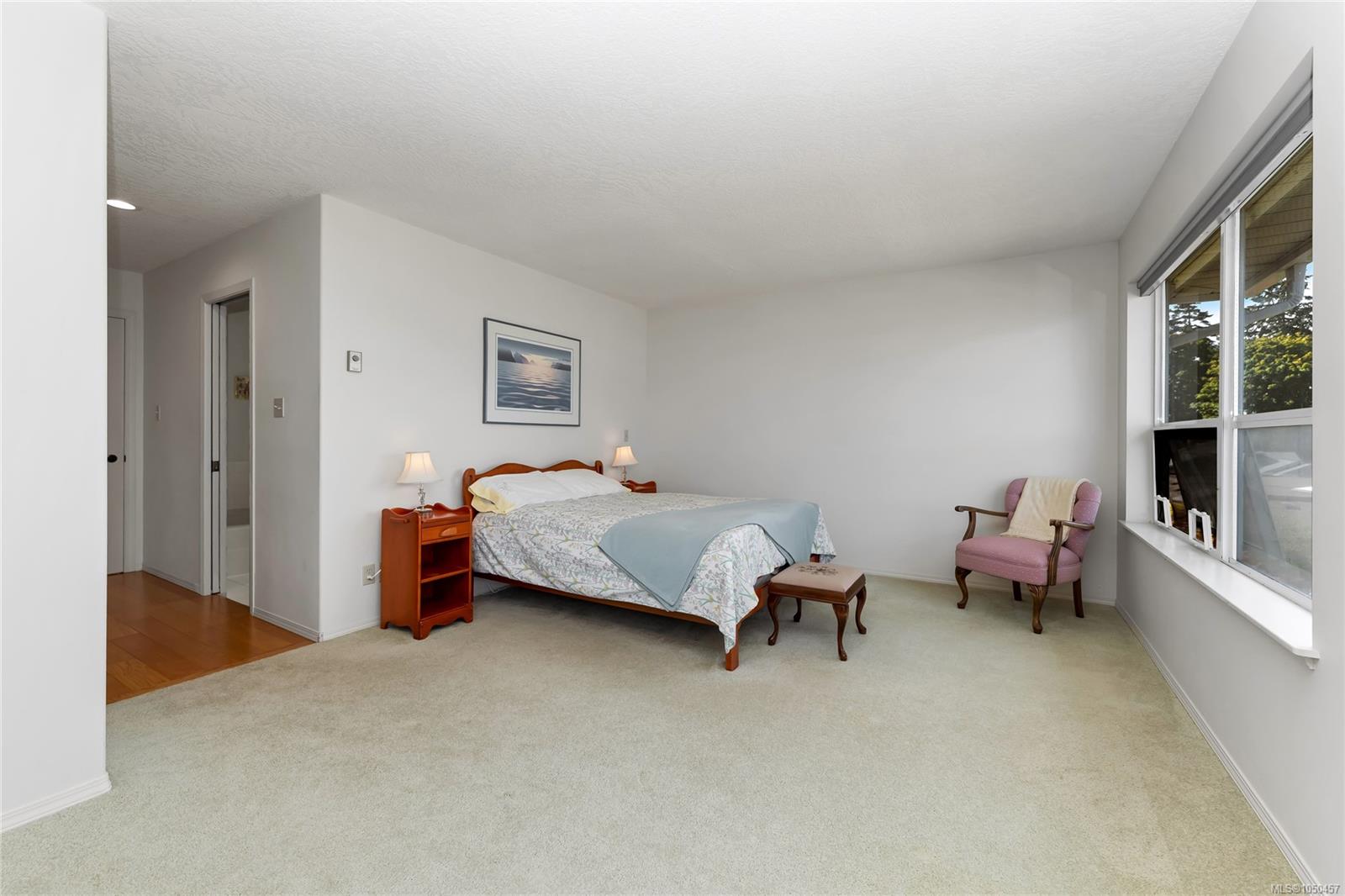 3673 Arbutus Dr