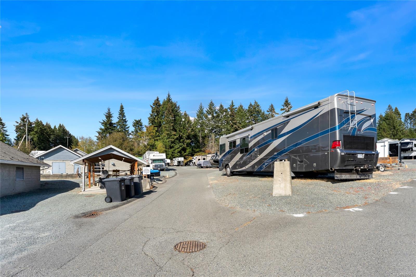 3673 Arbutus Dr