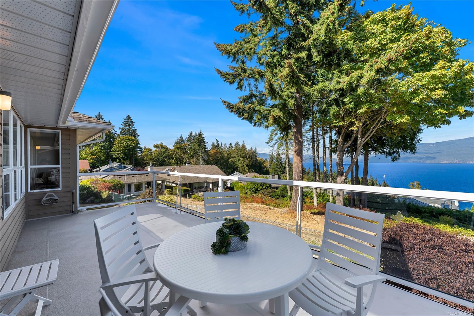 3673 Arbutus Dr