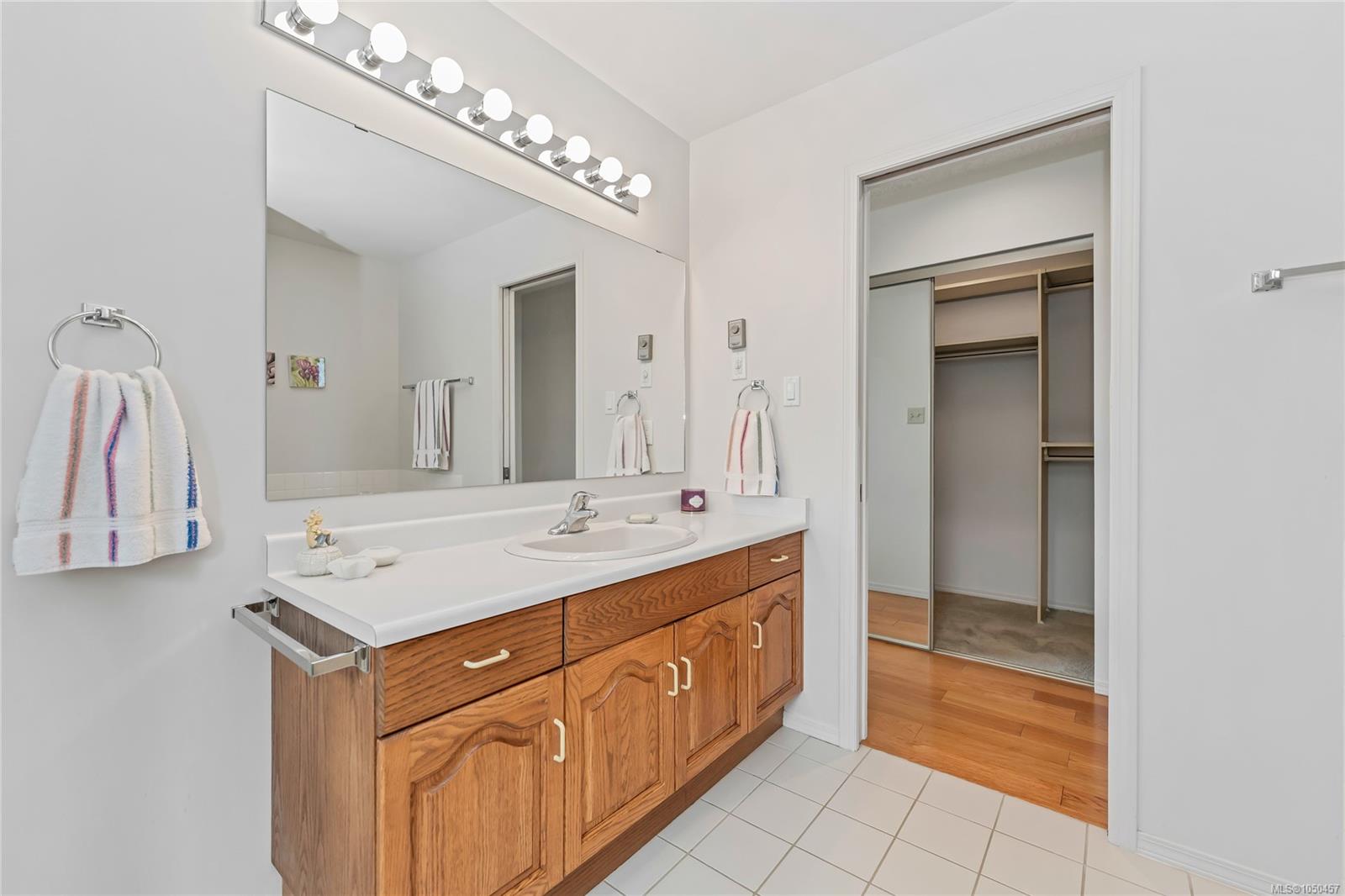 3673 Arbutus Dr