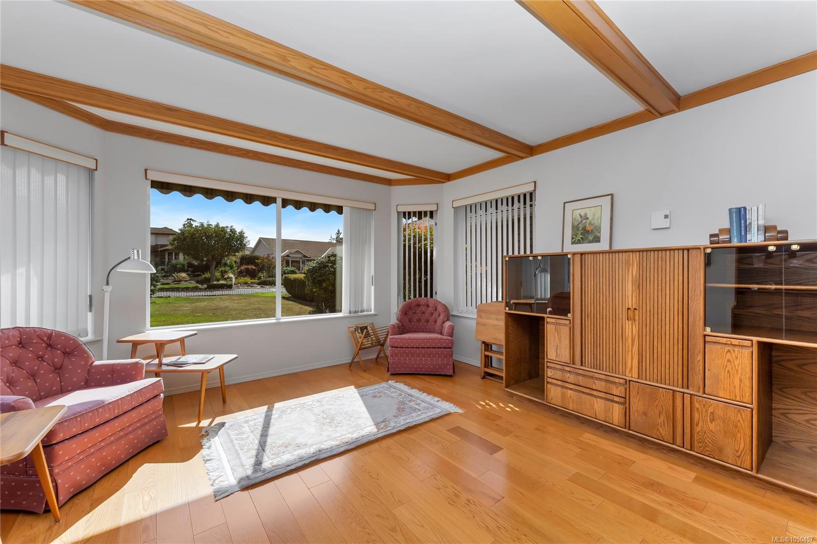 3673 Arbutus Dr