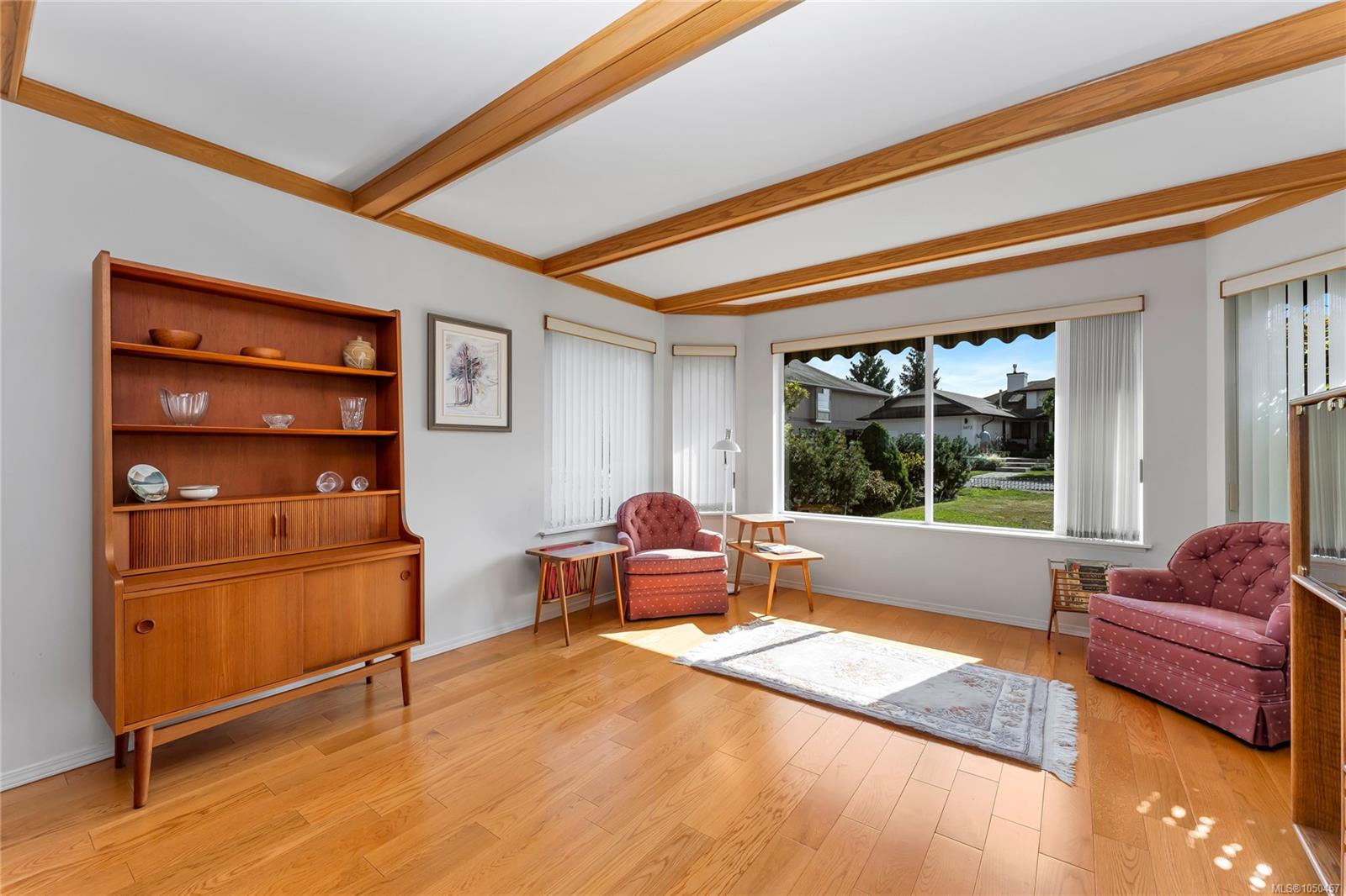 3673 Arbutus Dr