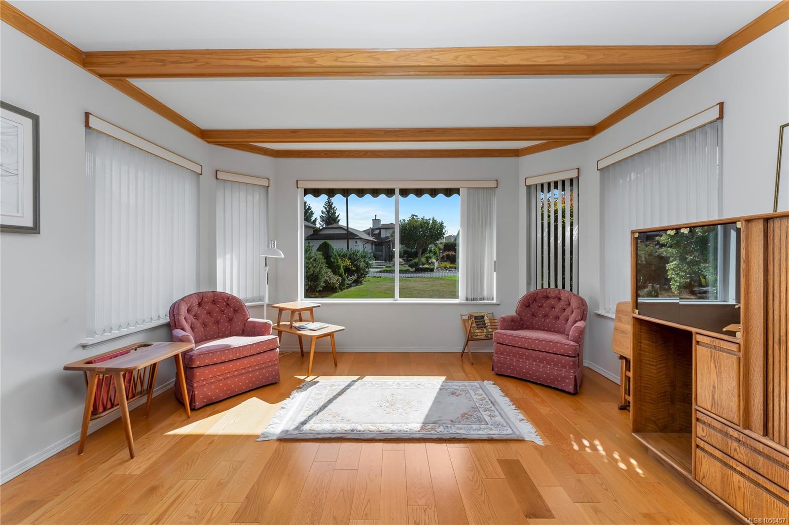 3673 Arbutus Dr