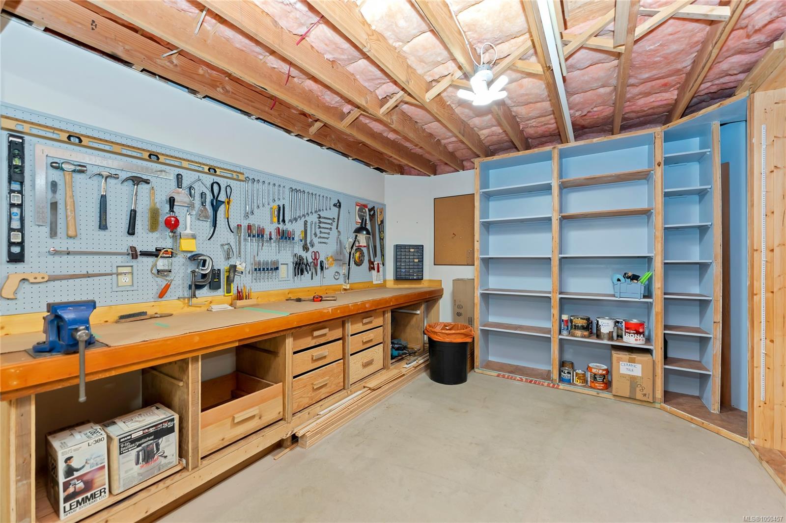 3673 Arbutus Dr