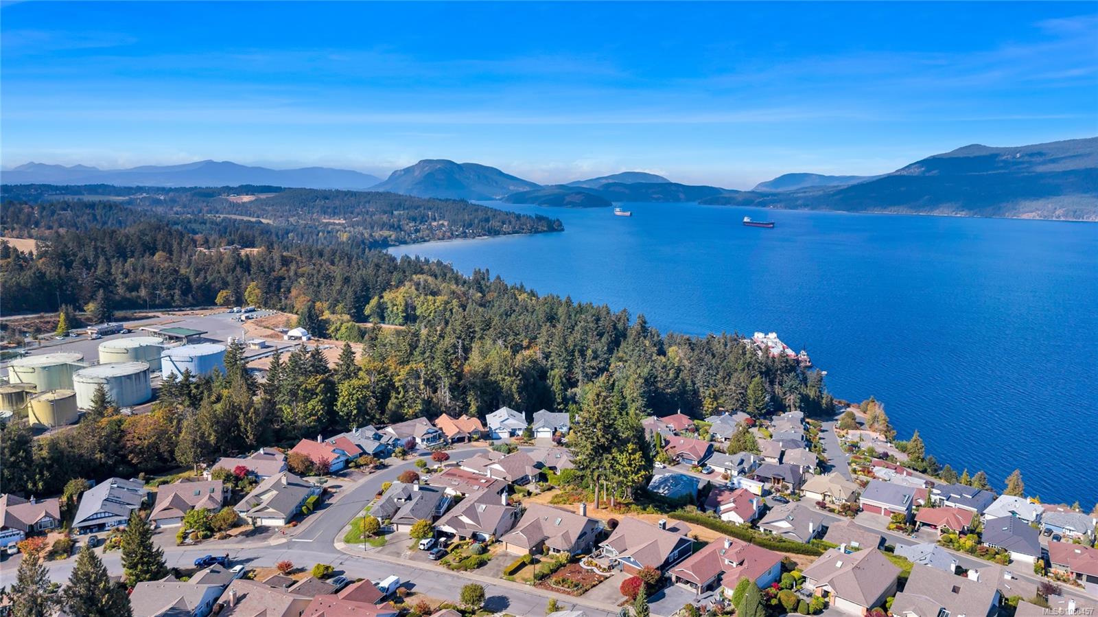3673 Arbutus Dr