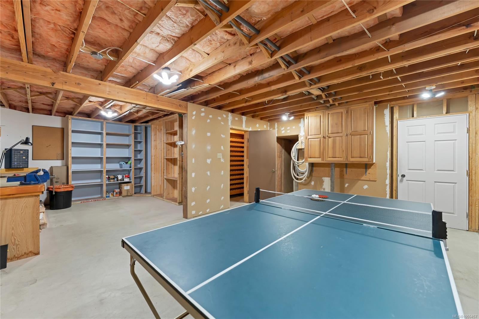 3673 Arbutus Dr