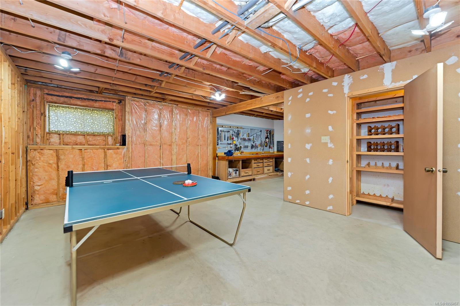 3673 Arbutus Dr