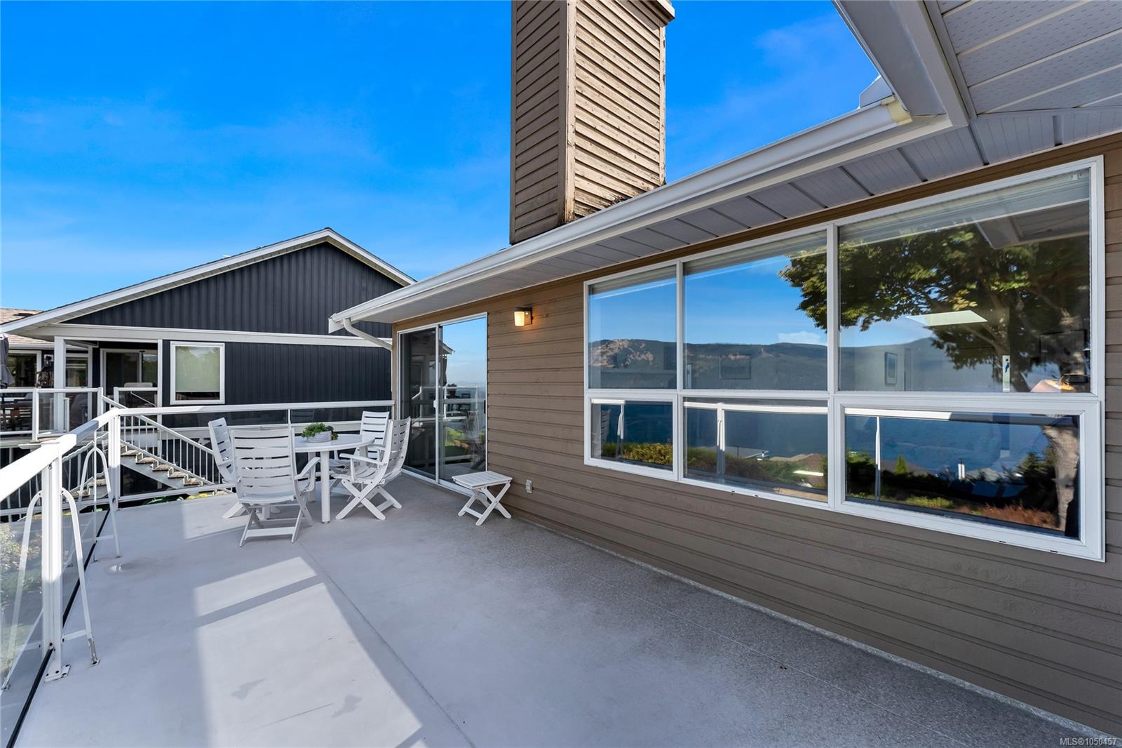 3673 Arbutus Dr