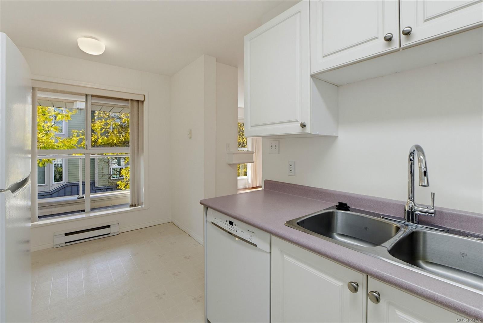 1710 Fort St #404