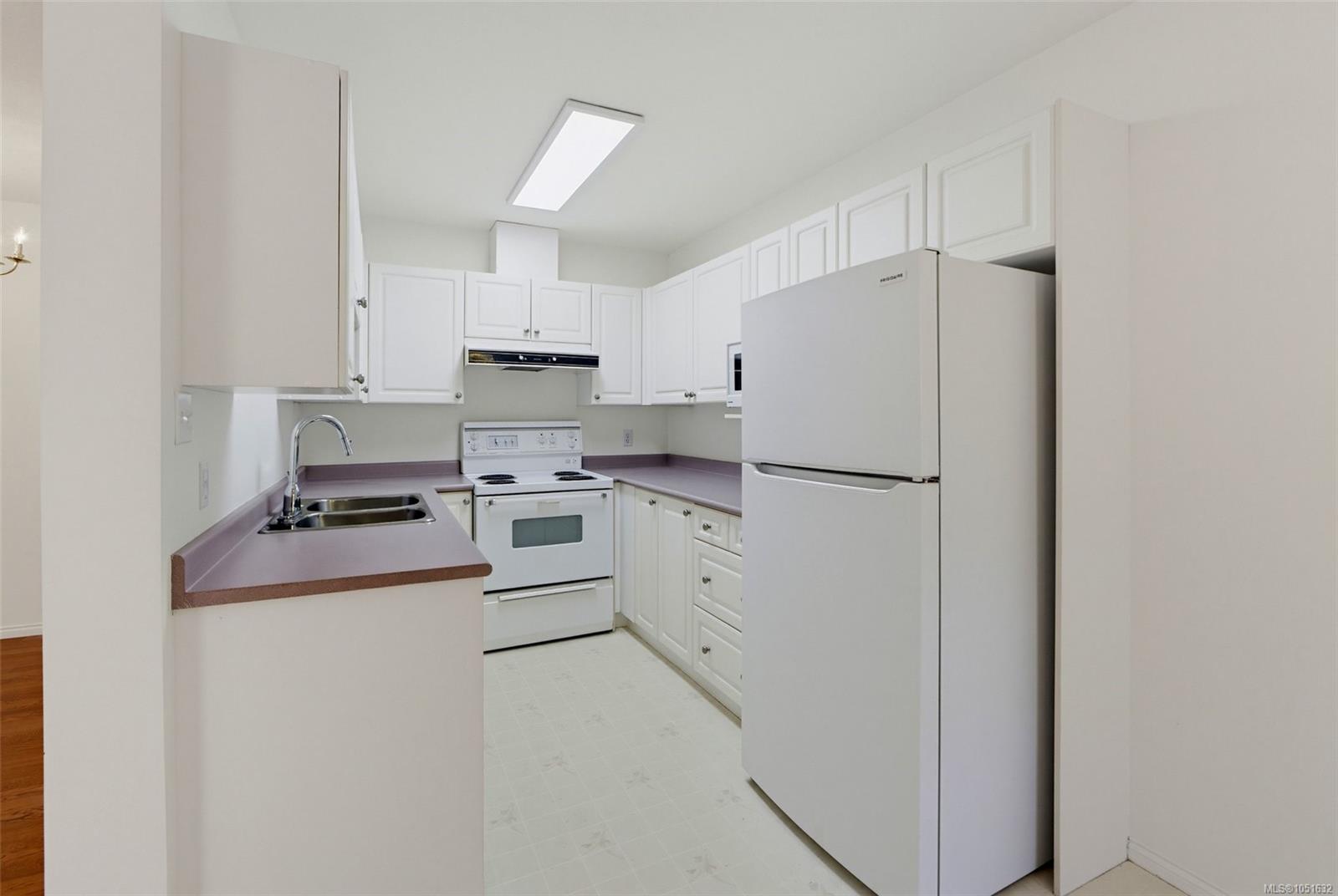 1710 Fort St #404